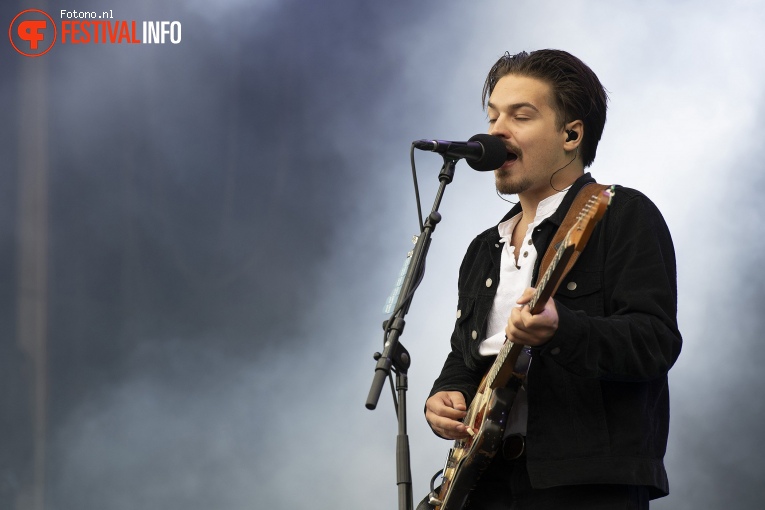 Milky Chance op Pinkpop 2018 - Zondag foto