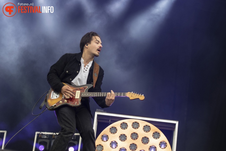 Milky Chance op Pinkpop 2018 - Zondag foto