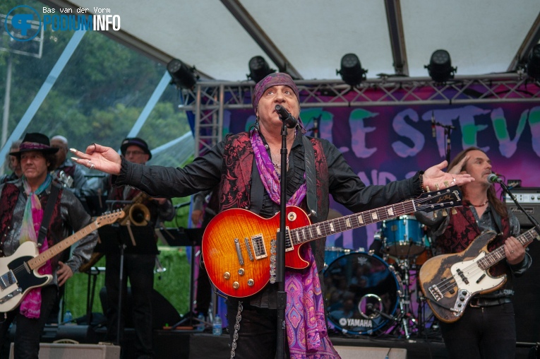 Little Steven & The Disciples of Soul op Little Steven & The Disciples of Soul - 06/07 - Openlucht Theater Amsterdamse Bos foto