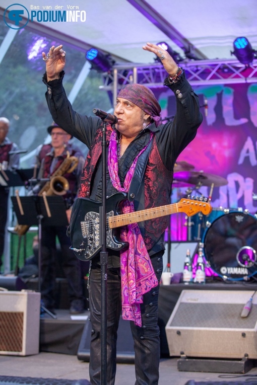 Little Steven & The Disciples of Soul op Little Steven & The Disciples of Soul - 06/07 - Openlucht Theater Amsterdamse Bos foto