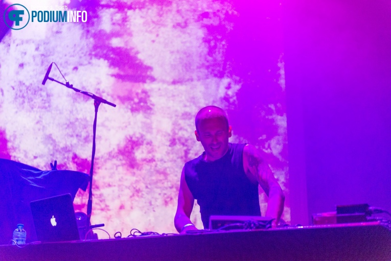 Dälek op Dead Cross - 26/06 - Effenaar foto