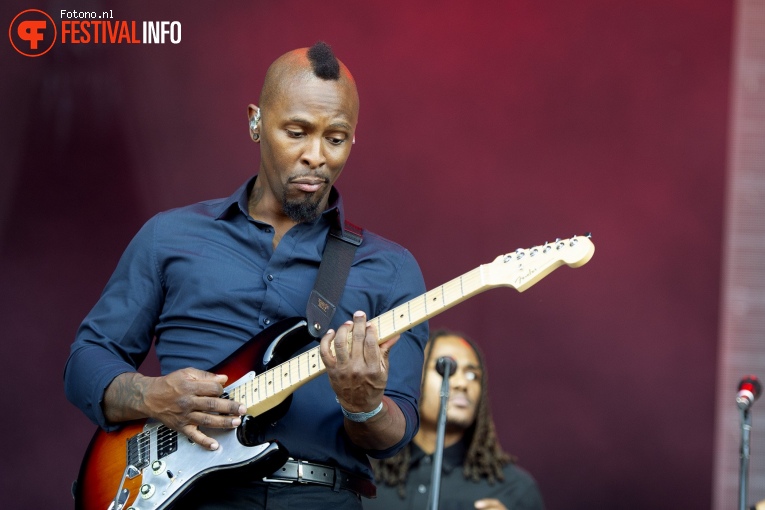 Leon Bridges op Down The Rabbit Hole 2018 - Vrijdag foto