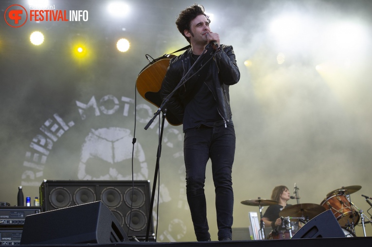 Black Rebel Motorcycle Club op Down The Rabbit Hole 2018 - Vrijdag foto