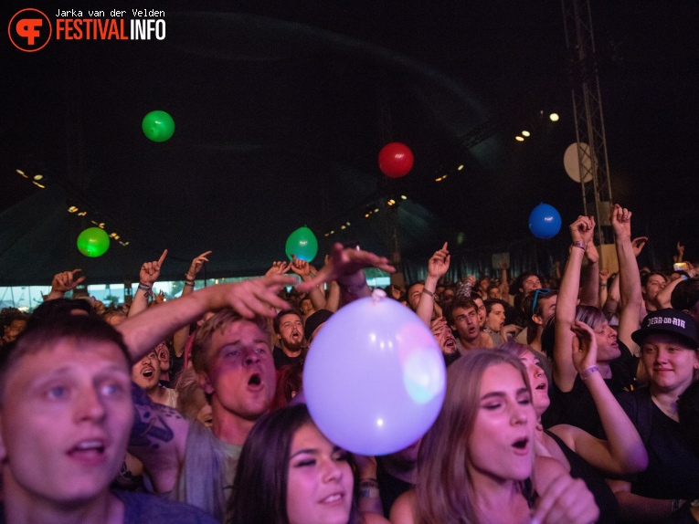 Enter Shikari op Jera On Air 2018 - Vrijdag foto