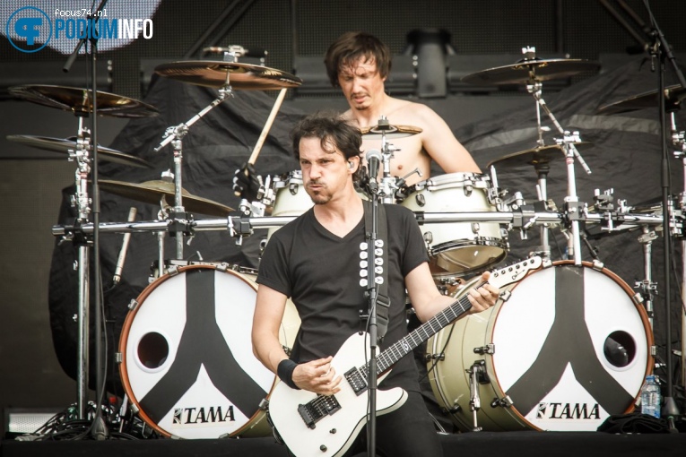Gojira op Guns N' Roses - 04/07 - Goffert Park foto