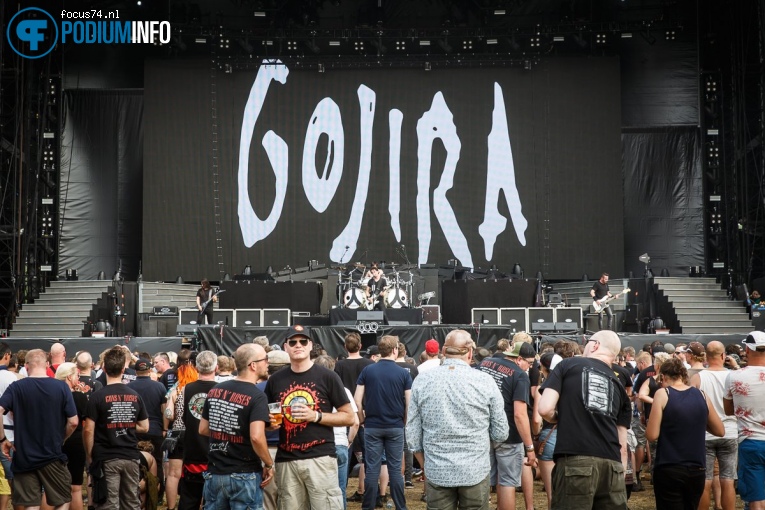 Gojira op Guns N' Roses - 04/07 - Goffert Park foto