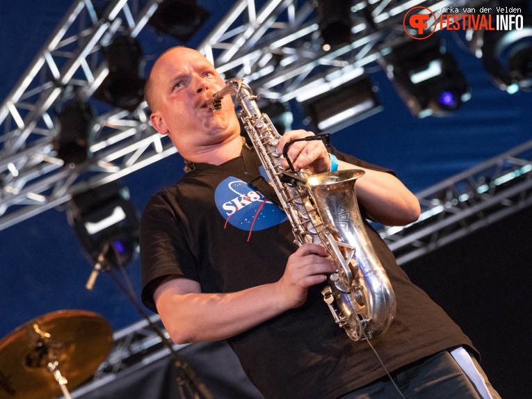 Dog Eat Dog op Jera On Air 2018 - Zaterdag foto