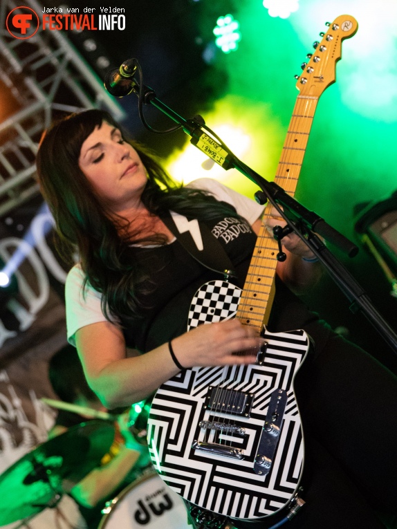 Foto Bad Cop Bad Cop op Jera On Air 2018 - Zaterdag - Festivalinfo