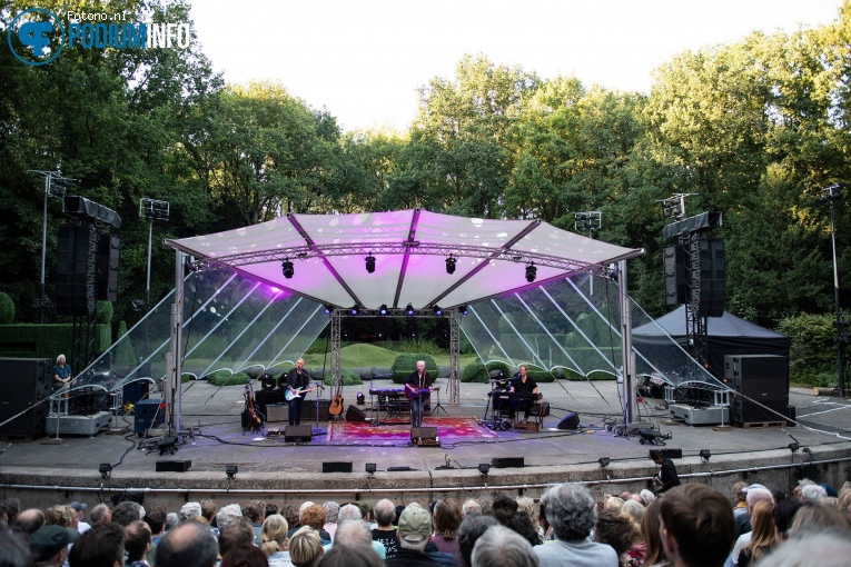 Graham Nash op Graham Nash - 14/07 - Openlucht Theater Amsterdamse Bos foto