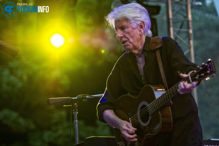 Graham Nash op Graham Nash - 14/07 - Openlucht Theater Amsterdamse Bos foto