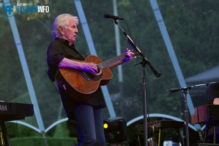 Graham Nash op Graham Nash - 14/07 - Openlucht Theater Amsterdamse Bos foto