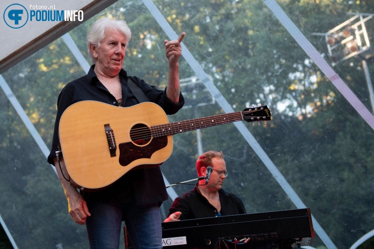 Graham Nash op Graham Nash - 14/07 - Openlucht Theater Amsterdamse Bos foto