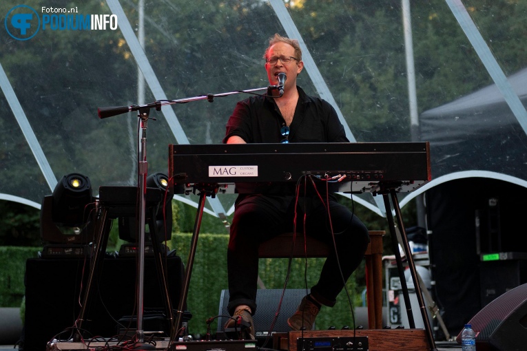 Graham Nash op Graham Nash - 14/07 - Openlucht Theater Amsterdamse Bos foto