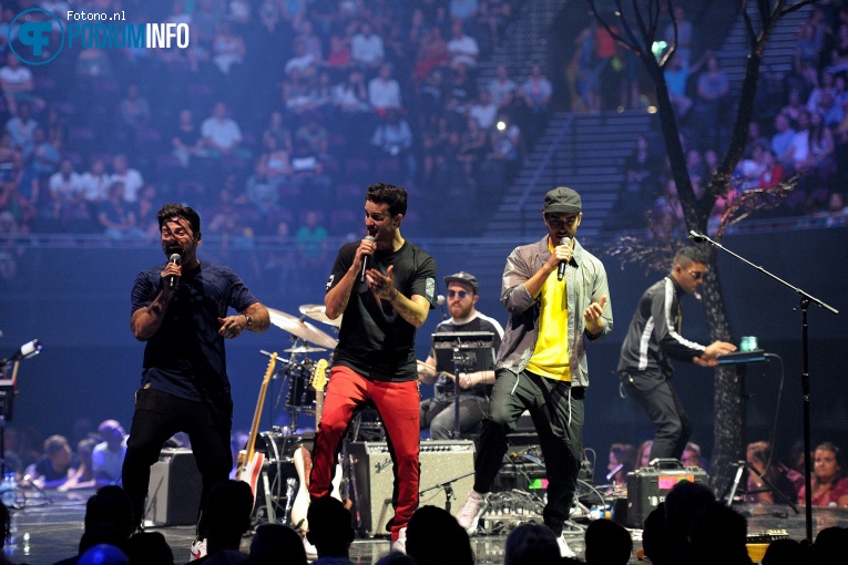 The Shadowboxers op Justin Timberlake - 15/07 - Ziggo Dome foto