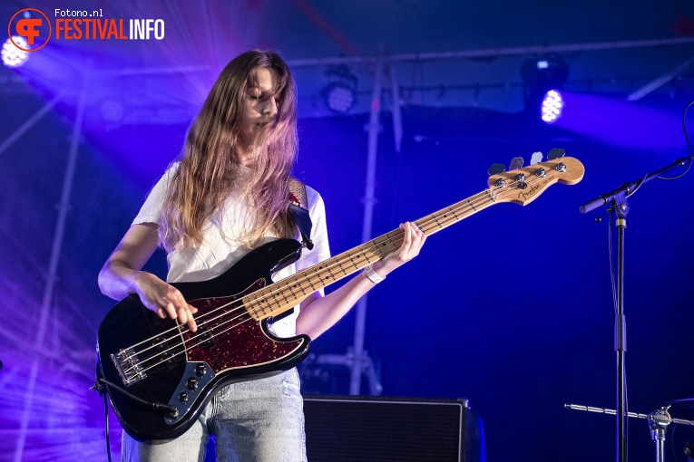 Stonefield (AUS) op Welcome To The Village 2018 - Vrijdag foto