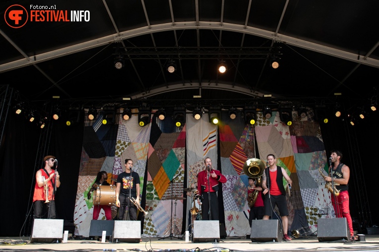 Les Fanflures op Welcome To The Village 2018 - zaterdag foto