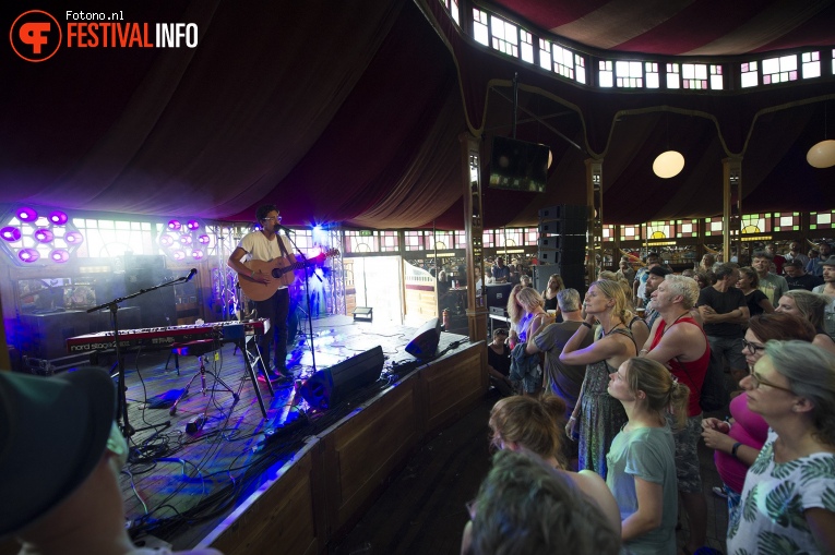 Luke Sital-Singh op Welcome To The Village 2018 - zondag foto