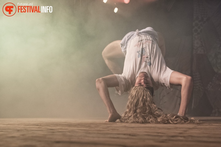 Joost van Bellen op Welcome To The Village 2018 - zondag foto