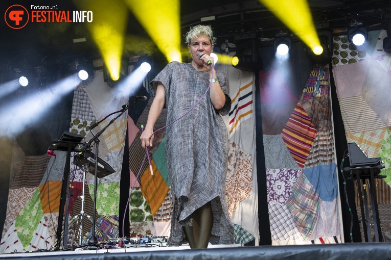 tUnE-yArDs op Welcome To The Village 2018 - zondag foto