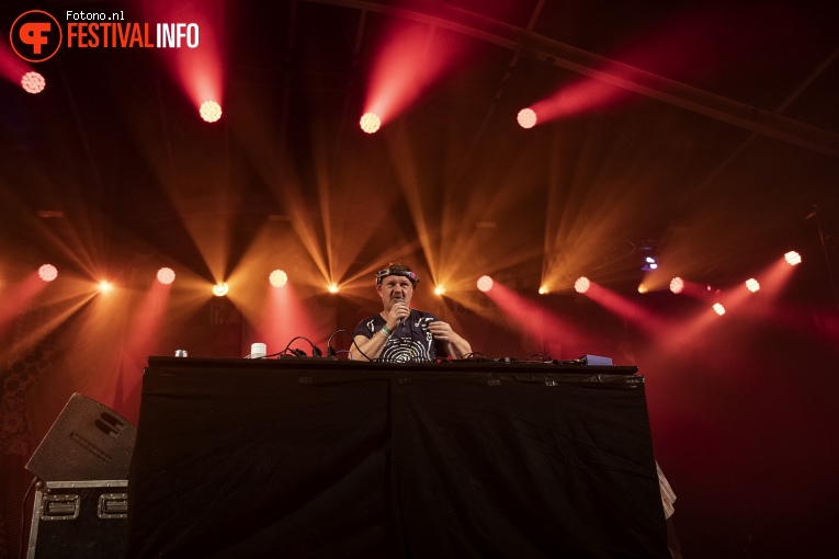 Joost van Bellen op Welcome To The Village 2018 - zondag foto