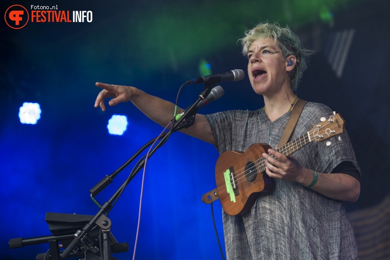 tUnE-yArDs op Welcome To The Village 2018 - zondag foto