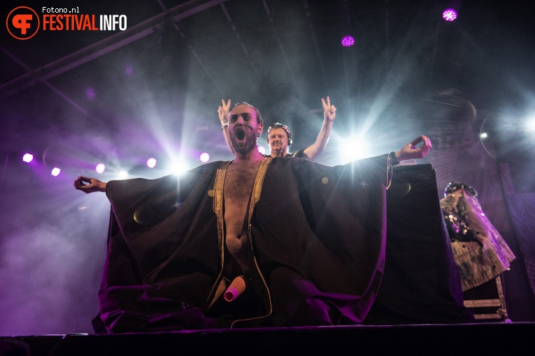 Joost van Bellen op Welcome To The Village 2018 - zondag foto