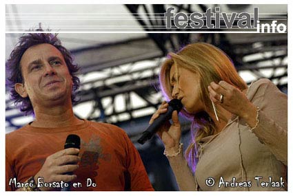 Marco Borsato op Koninginnedag 2004 foto