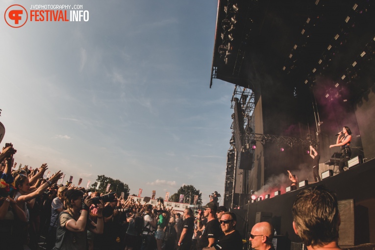 Foto Dua Lipa op Pukkelpop 2018 - Donderdag
