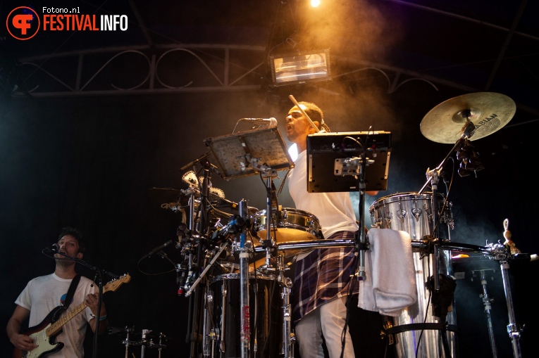 Tshegue op Lowlands 2018 - Vrijdag foto