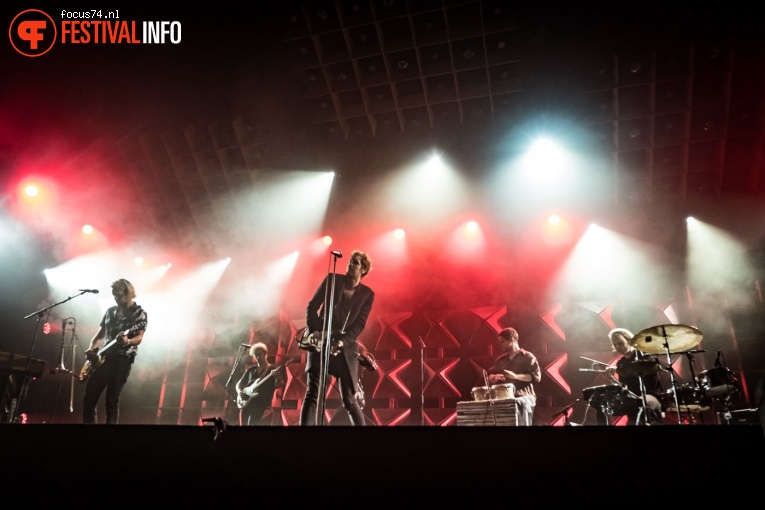 Warhaus op Lowlands 2018 - Vrijdag foto