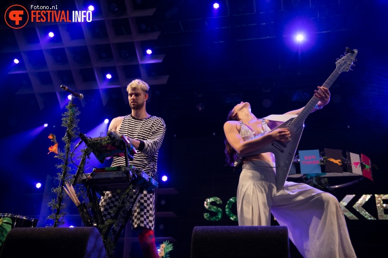 Sofi Tukker op Lowlands 2018 - Zaterdag foto