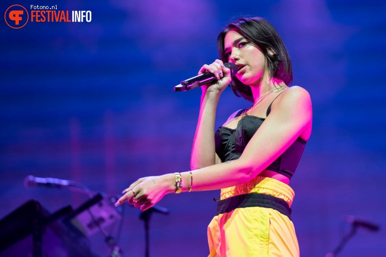 Dua Lipa op Lowlands 2018 - zondag foto