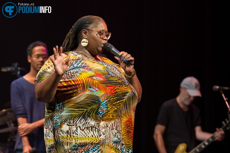 Shirma Rouse op Muzikale Helden (generale repetitie) - 12/09 - De Kleine Komedie foto