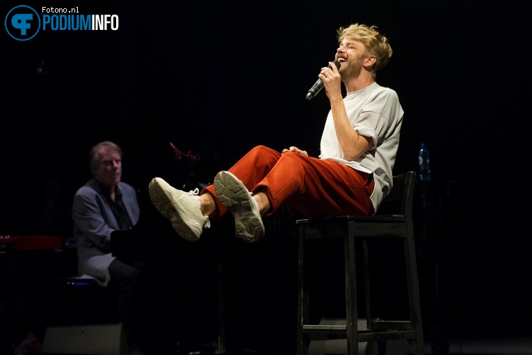 Wouter Hamel op Muzikale Helden (generale repetitie) - 12/09 - De Kleine Komedie foto