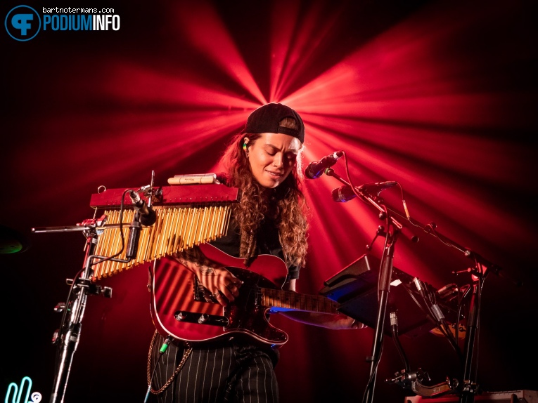 Tash Sultana op Tash Sultana - 15/9 - Afas Live foto