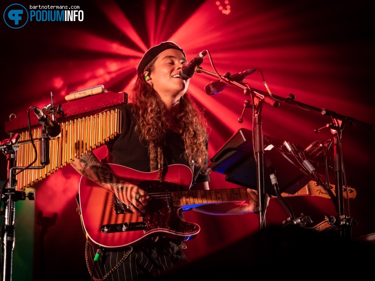 Tash Sultana op Tash Sultana - 15/9 - Afas Live foto