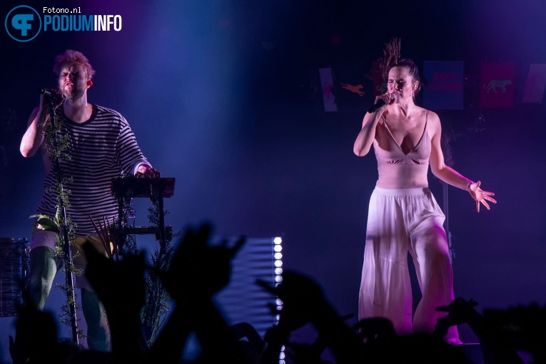 Sofi Tukker op Sofi Tukker - 18/09 - Melkweg foto