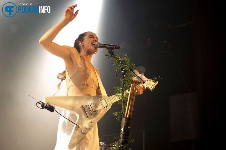 Sofi Tukker op Sofi Tukker - 18/09 - Melkweg foto