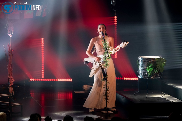 Sofi Tukker op Sofi Tukker - 18/09 - Melkweg foto