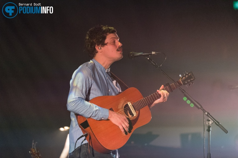 Christopher van der Ven op Bear's Den - 23/09 - Tivolivredenburg foto