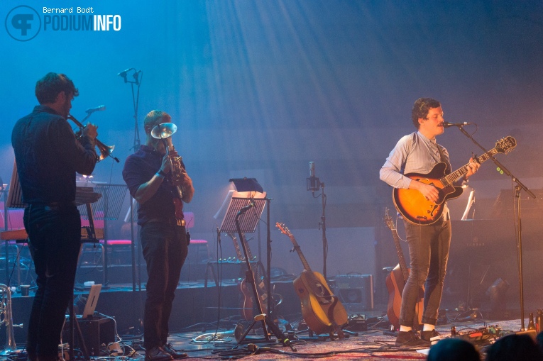Christopher van der Ven op Bear's Den - 23/09 - Tivolivredenburg foto