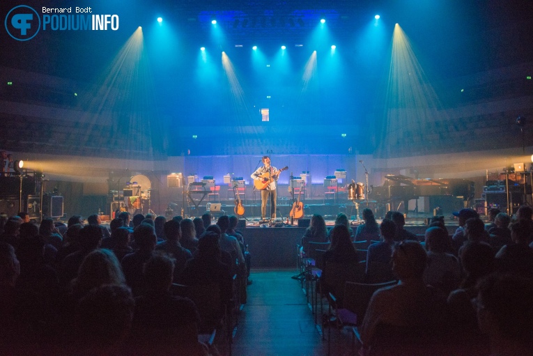 Christopher van der Ven op Bear's Den - 23/09 - Tivolivredenburg foto