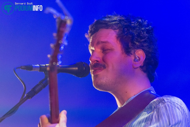 Christopher van der Ven op Bear's Den - 23/09 - Tivolivredenburg foto