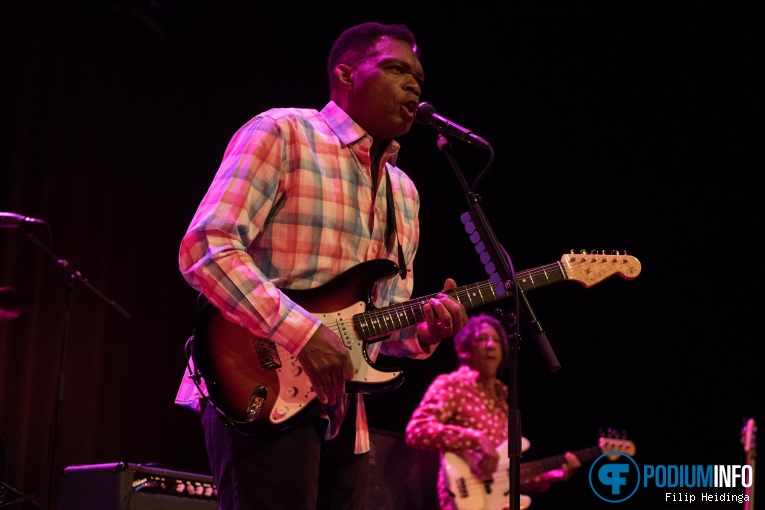 Robert Cray op Robert Cray - 27/09 - Metropool Hengelo foto