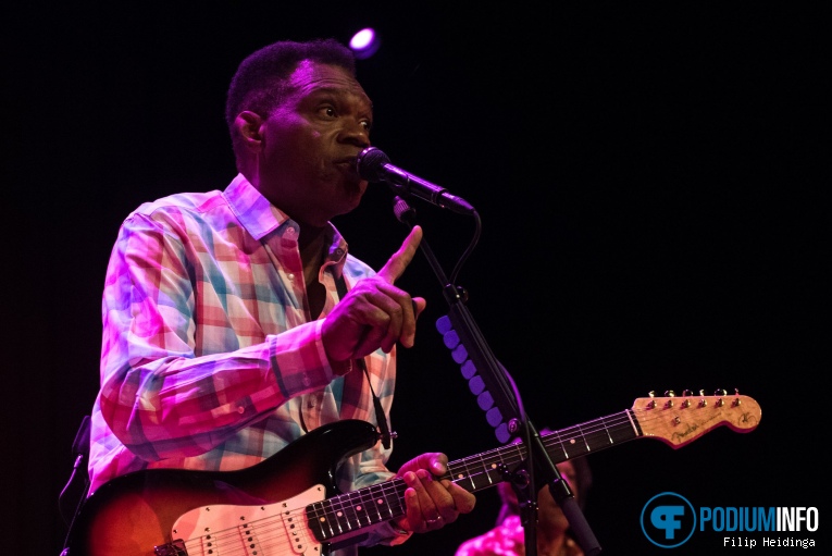 Robert Cray op Robert Cray - 27/09 - Metropool Hengelo foto