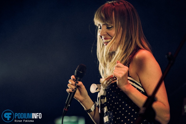 Janne Schra op Janne Schra - 29/09 - TivoliVredenburg foto