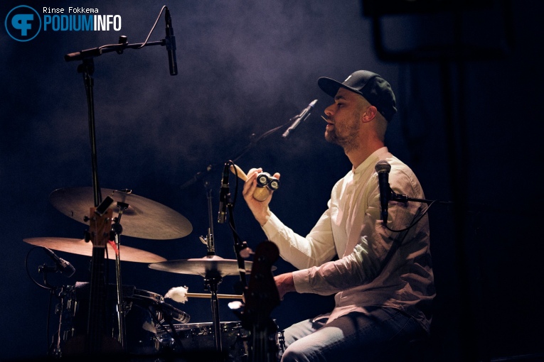 Janne Schra op Janne Schra - 29/09 - TivoliVredenburg foto