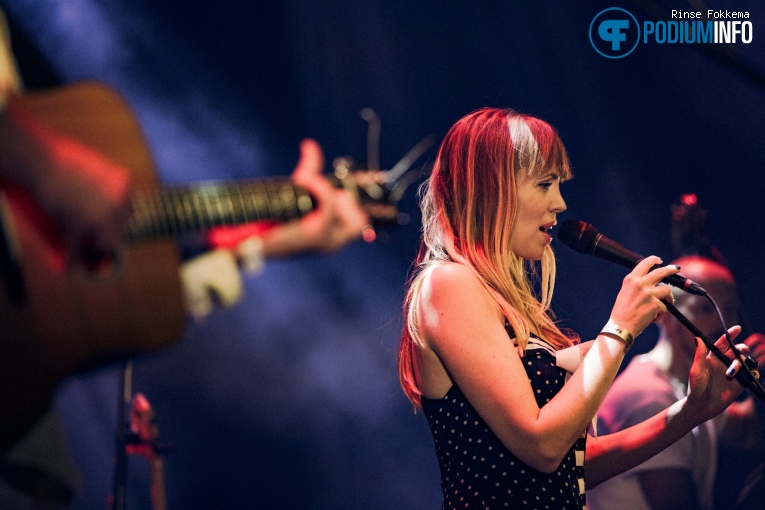 Foto Janne Schra op Janne Schra - 29/09 - TivoliVredenburg