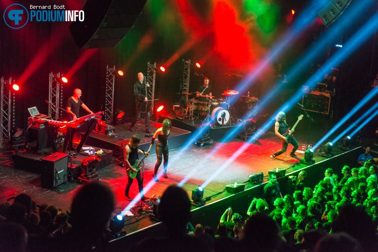 Tarja Turunen op Stratovarius / Tarja - 07/10 - TivoliVredenburg foto