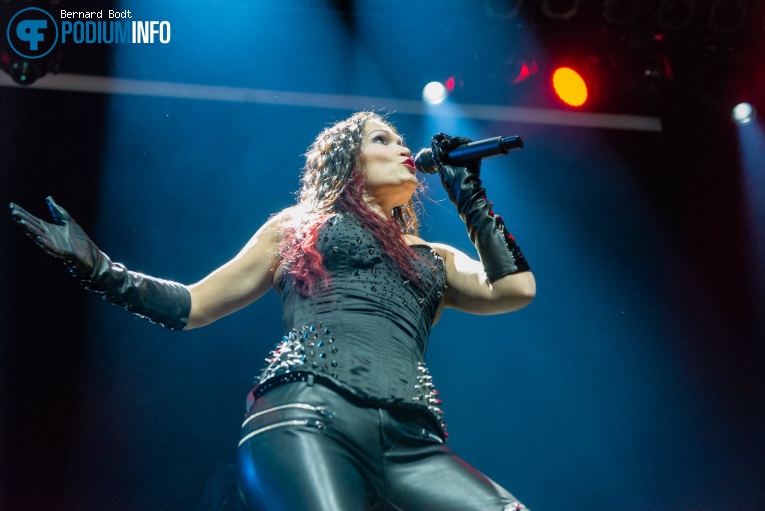 Tarja Turunen op Stratovarius / Tarja - 07/10 - TivoliVredenburg foto
